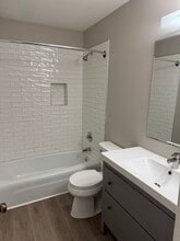 1228 Archdale Dr, Unit G in Charlotte, NC - Building Photo - Building Photo