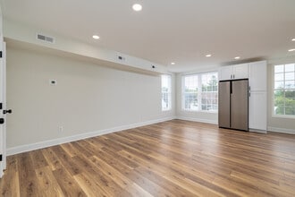 112 Washington Ave in Downingtown, PA - Foto de edificio - Interior Photo