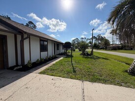 39 Bannerwood Ln in Palm Coast, FL - Building Photo