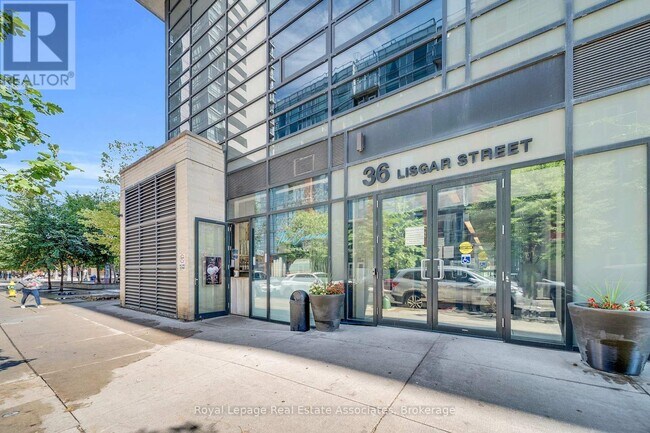 36 Lisgar St in Toronto, ON - Building Photo - Building Photo