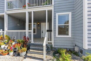 214 Margaret St in Neptune Beach, FL - Building Photo
