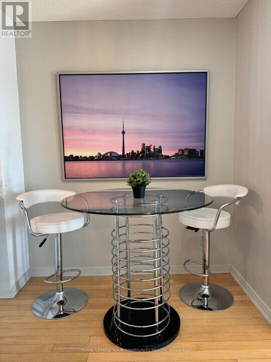 28-728 Harrison Garden Blvd in Toronto, ON - Building Photo