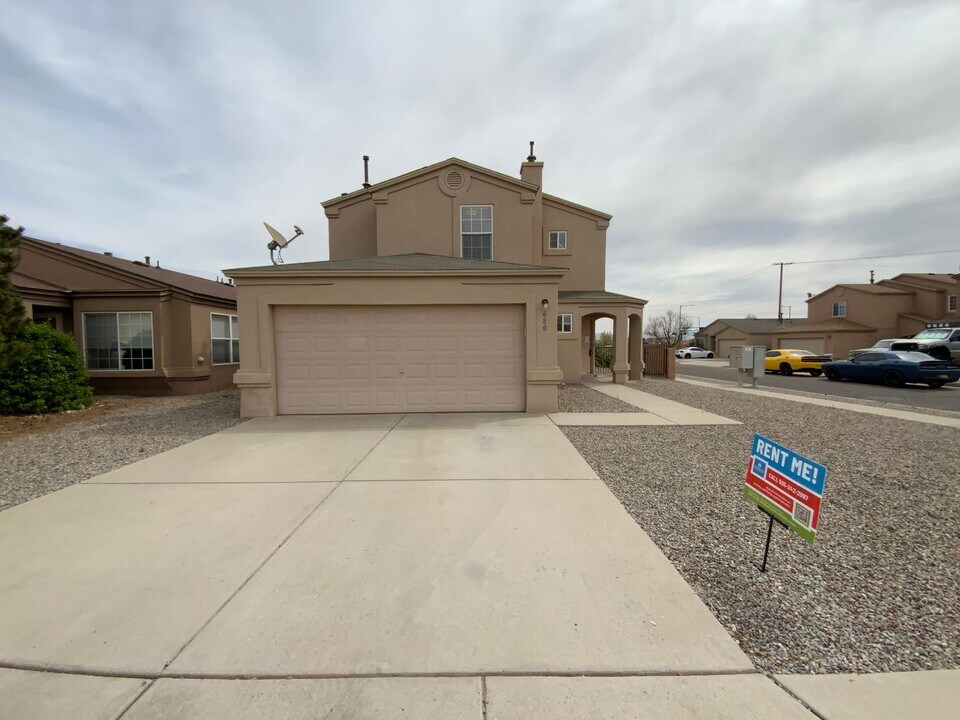 680 Ridgeside Tr SW in Albuquerque, NM - Building Photo
