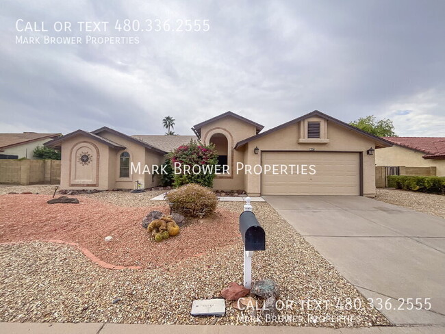 property at 807 E Aire Libre Ave