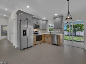 2509 Academy Blvd in Cape Coral, FL - Building Photo - Building Photo