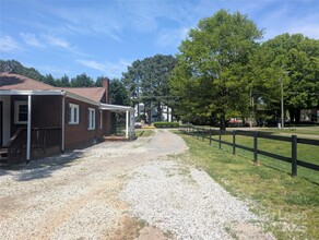177 Rinehardt Rd in Mooresville, NC - Foto de edificio - Building Photo
