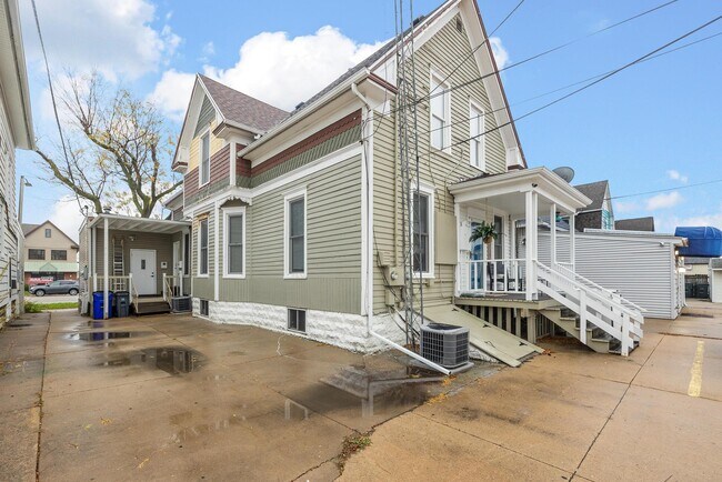 620 1st Ave NW in Cedar Rapids, IA - Building Photo - Building Photo