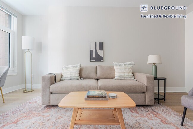 4924 St Elmo Ave in Bethesda, MD - Building Photo - Building Photo