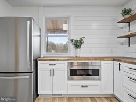 1310 Delaware Ln in Hagerstown, MD - Building Photo