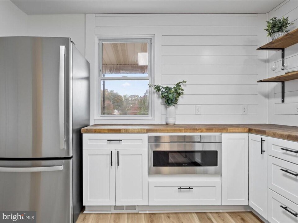 1310 Delaware Ln in Hagerstown, MD - Building Photo