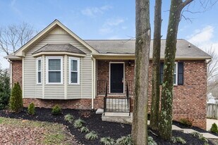 300 Scotts Creek Pl in Nashville, TN - Building Photo