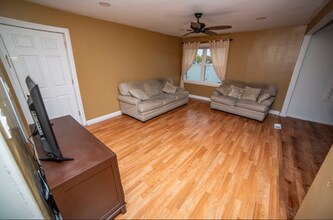 4572 Rumsey Ave in Oak Lawn, IL - Building Photo - Building Photo