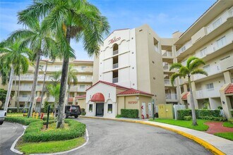 10720 NW 66th St in Doral, FL - Building Photo - Building Photo