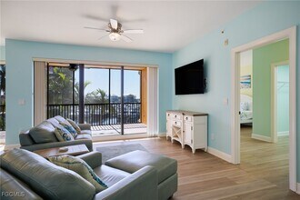 5702 Cape Harbour Dr in Cape Coral, FL - Building Photo - Building Photo