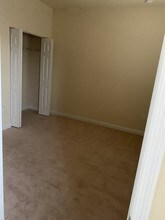 11924 SW 155th Ct-Unit -4 bedrooms in Miami, FL - Building Photo - Building Photo