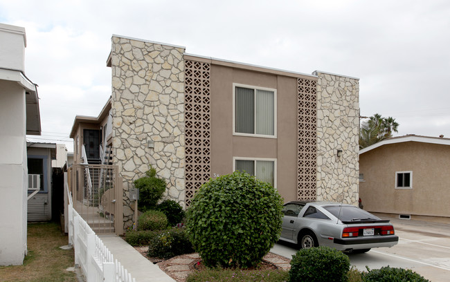 3811 Arnold Ave in San Diego, CA - Building Photo - Building Photo