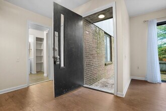 622 Main St in Ridgefield, CT - Building Photo - Building Photo