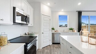 8716 Hamblen Ct, Unit Mother In Law Unit in Shafter, CA - Building Photo