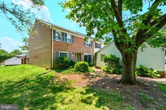 19300 Dunbridge Way in Gaithersburg, MD - Building Photo - Building Photo