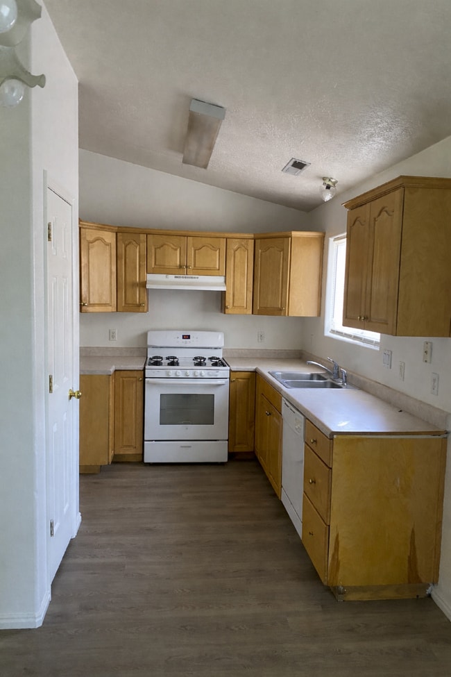 241 N 300 W in Saint George, UT - Building Photo - Building Photo