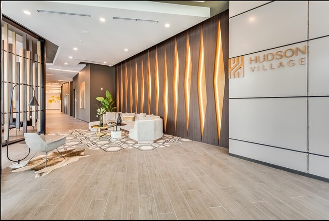 Hudson Village in Hollywood, FL - Foto de edificio - Interior Photo