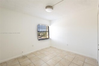 9390 W Flagler St, Unit 230C in Miami, FL - Building Photo - Building Photo