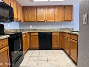 2100 W Lemon Tree Pl in Chandler, AZ - Building Photo - Building Photo