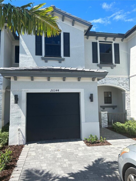 20344 NW 6th Pl in Miami, FL - Building Photo