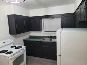 609 E University Ave in Waxahachie, TX - Building Photo - Building Photo