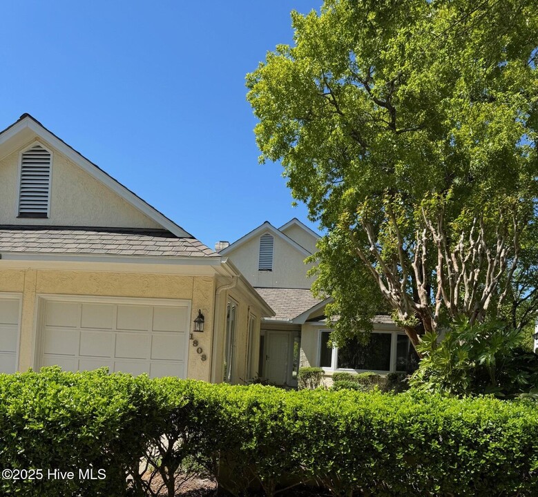 1808 Glen Eagles Ln in Wilmington, NC - Foto de edificio
