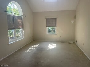 17 Cameo Ct in Franklin Township, NJ - Building Photo - Building Photo