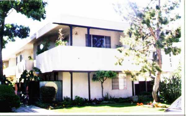 3833 Mentone Ave in Culver City, CA - Foto de edificio