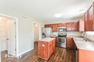 7068 N Stubbington Ln in McCordsville, IN - Foto de edificio - Building Photo