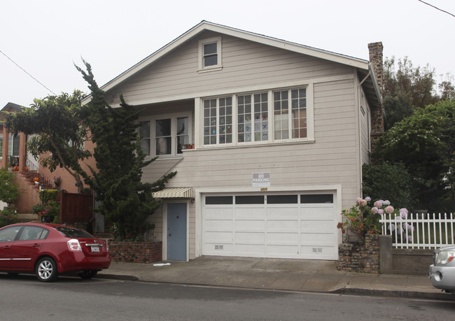 419 Baden Ave in South San Francisco, CA - Foto de edificio - Building Photo