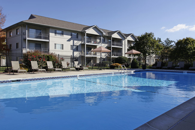 Valley Stream Village Apartments in Newark, DE - Foto de edificio - Building Photo