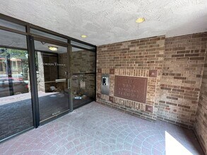 744 W Gordon Terrace in Chicago, IL - Foto de edificio - Building Photo