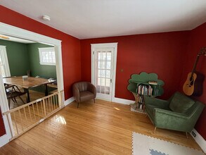 56 Davis St in South Portland, ME - Building Photo - Building Photo