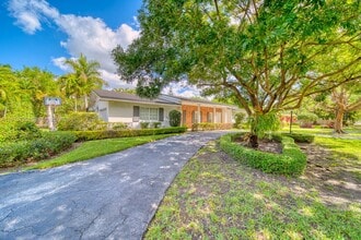7745 SW 144th St in Palmetto Bay, FL - Building Photo - Building Photo