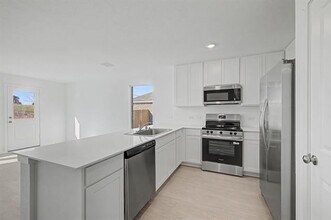 961 Prestonwood Ln in Keene, TX - Building Photo - Building Photo