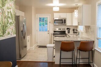 612 E Woodlawn Rd in Charlotte, NC - Foto de edificio - Building Photo