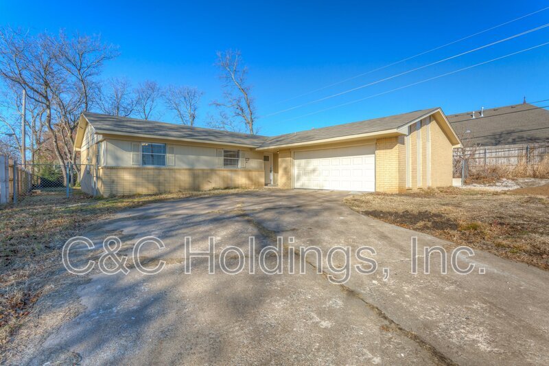 1316 N Fern Ave in Broken Arrow, OK - Building Photo