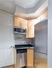 330 E 35th St-Unit -#04 in New York, NY - Building Photo - Building Photo