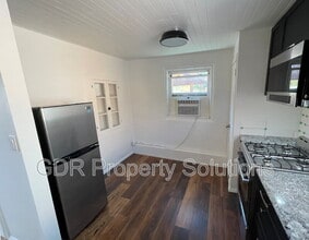 300 San Pasquale Ave NW in Albuquerque, NM - Foto de edificio - Building Photo