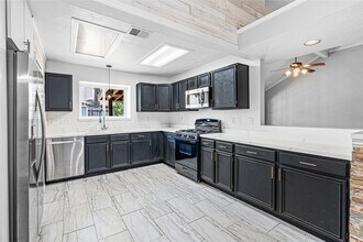 7726 Gablepoint Dr in Houston, TX - Building Photo - Building Photo