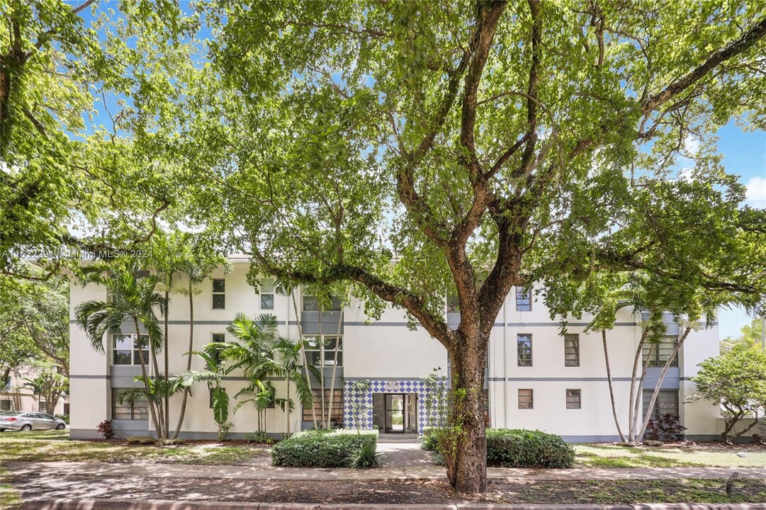 235 Antilla Ave, Unit 7 in Coral Gables, FL - Building Photo