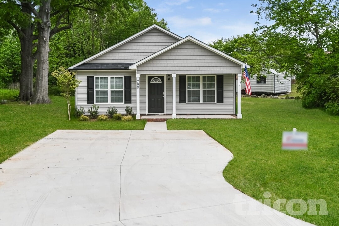 708 Deaton St in Kannapolis, NC - Building Photo