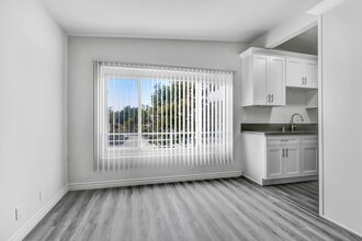 1010 Pico Blvd in Santa Monica, CA - Building Photo - Building Photo