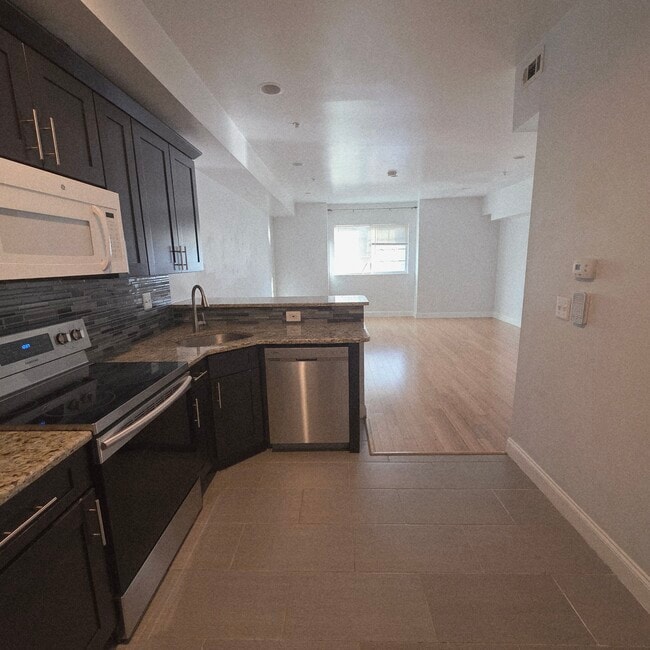 628 N 11th St, Unit 6, Unit 6