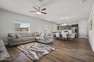 12245 Desert Pine Ave in El Paso, TX - Building Photo - Building Photo