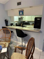 744 White Pine Tree Rd in Venice, FL - Building Photo